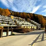 Retro Alpine - Terrace With Mountain View 로이커바드